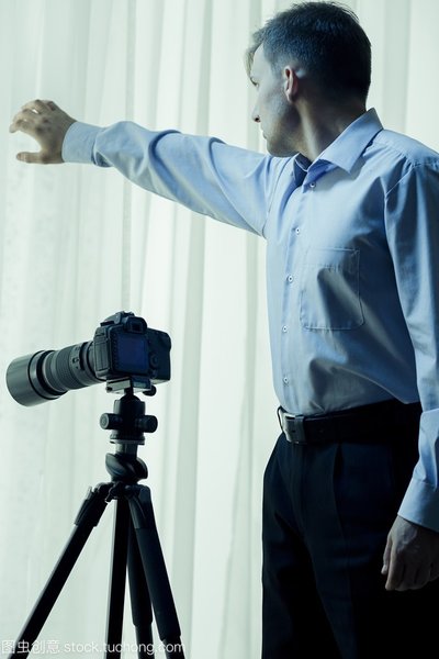 上海市私家侦探：老板带情人应酬，法律上算违规吗?