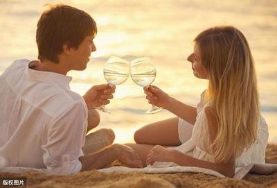 上海市私人调查：他在高档餐厅陪别人，能起诉离婚吗?